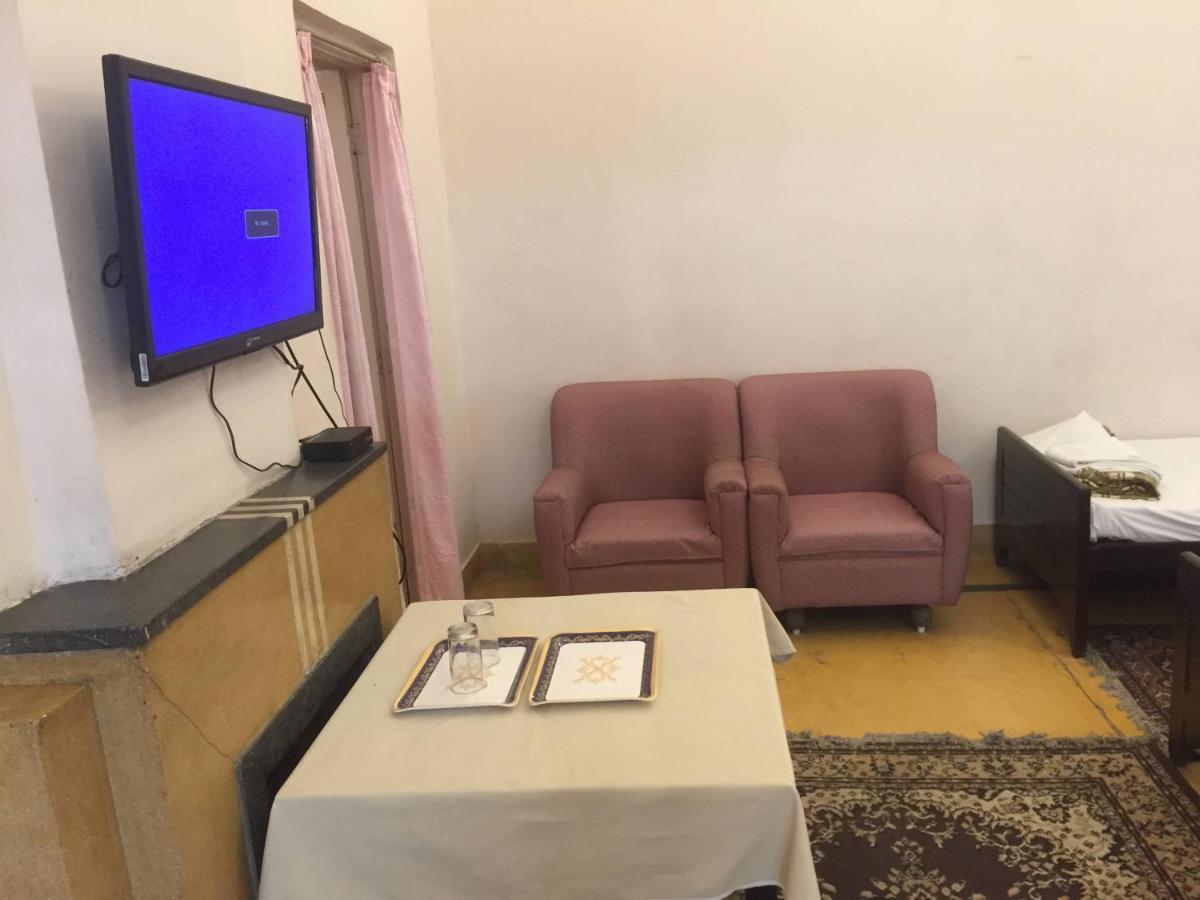 Hotel White House Dehradun Eksteriør billede