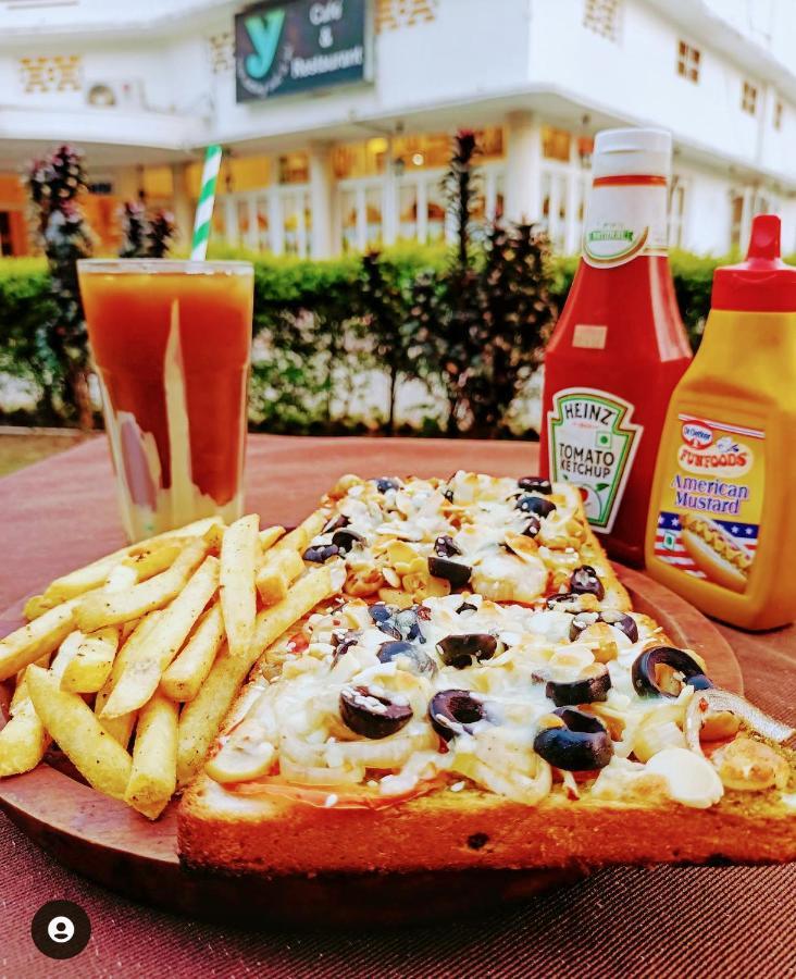Hotel White House Dehradun Eksteriør billede