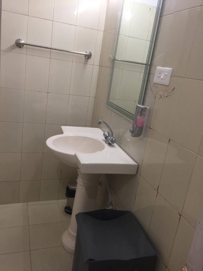 Hotel White House Dehradun Eksteriør billede