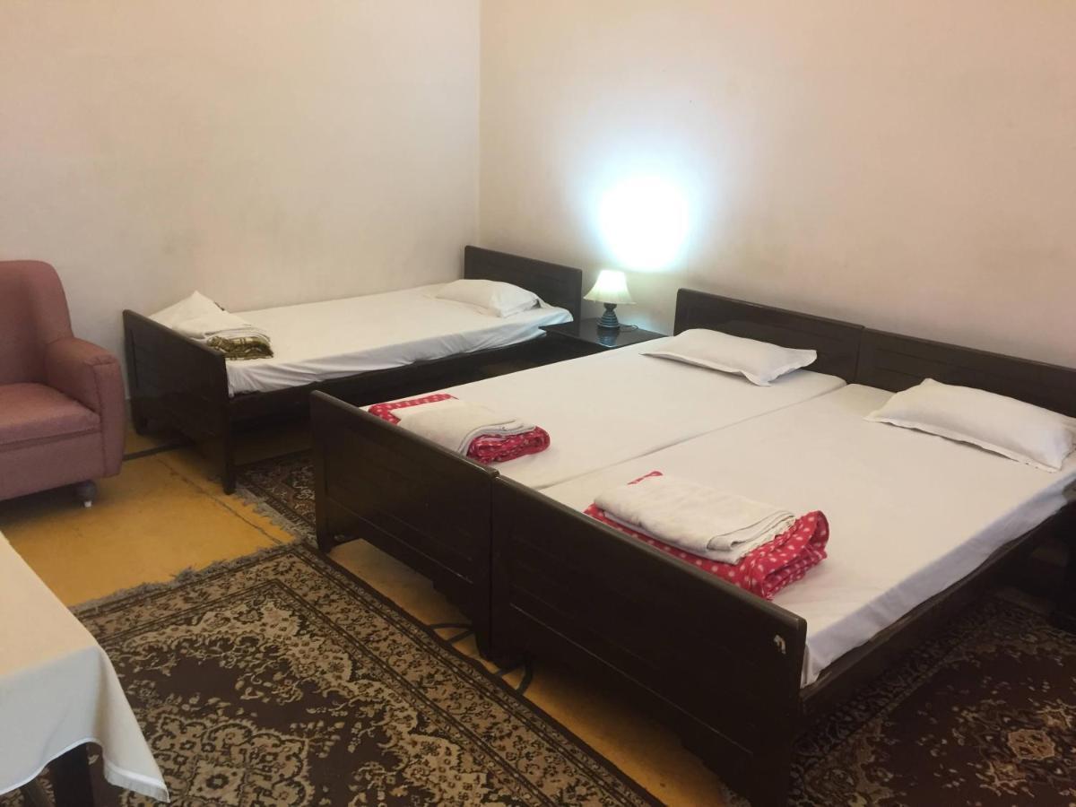 Hotel White House Dehradun Eksteriør billede
