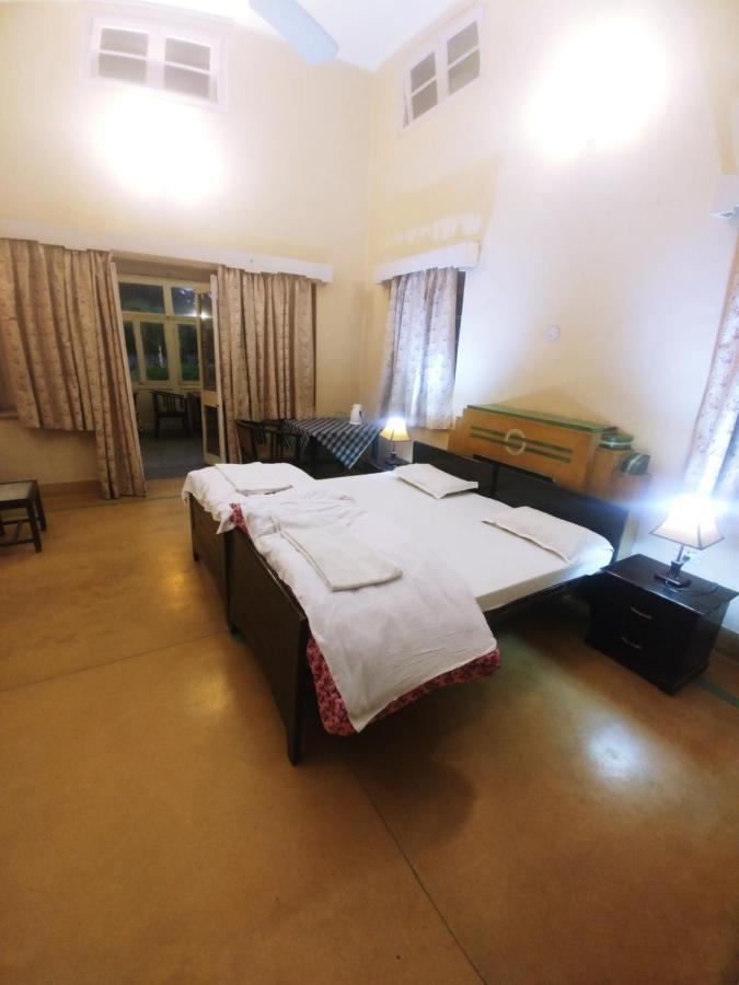 Hotel White House Dehradun Eksteriør billede