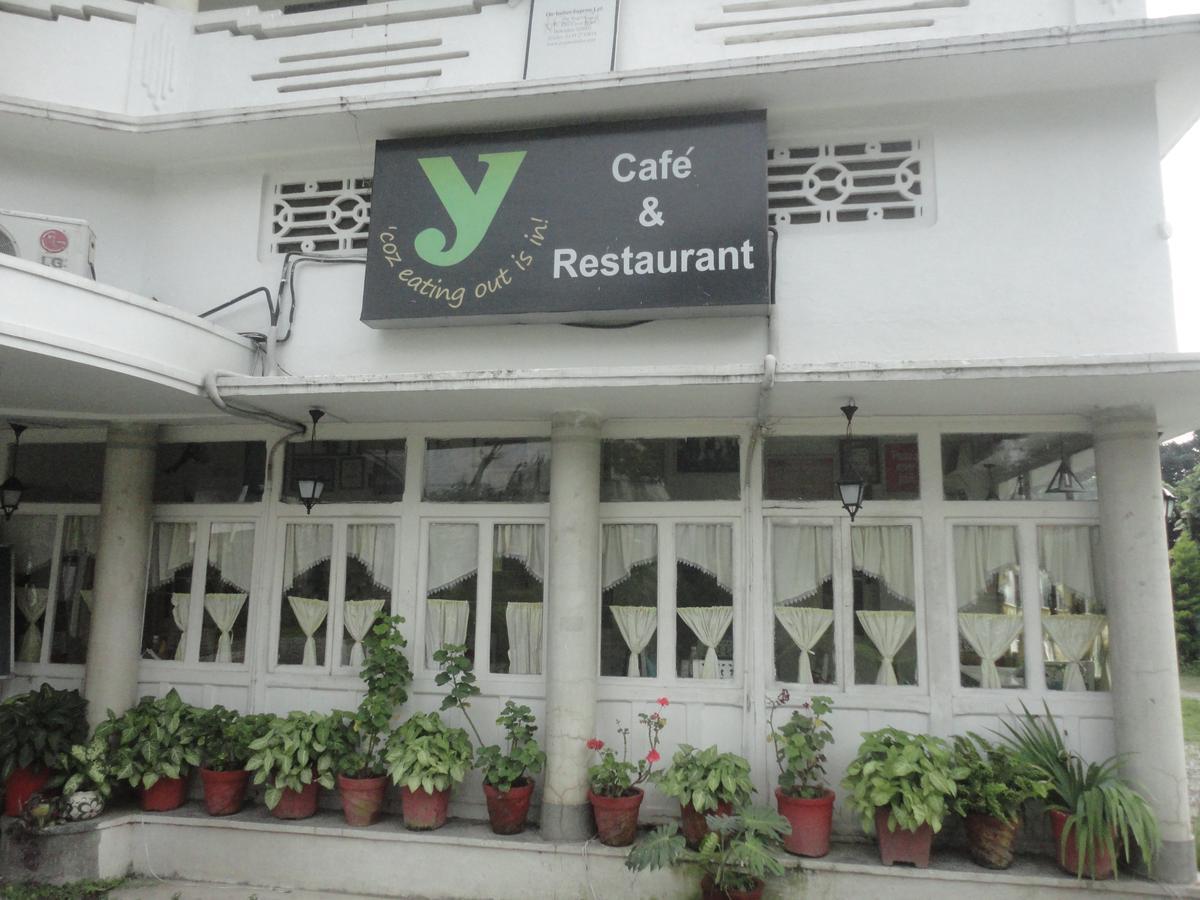 Hotel White House Dehradun Eksteriør billede