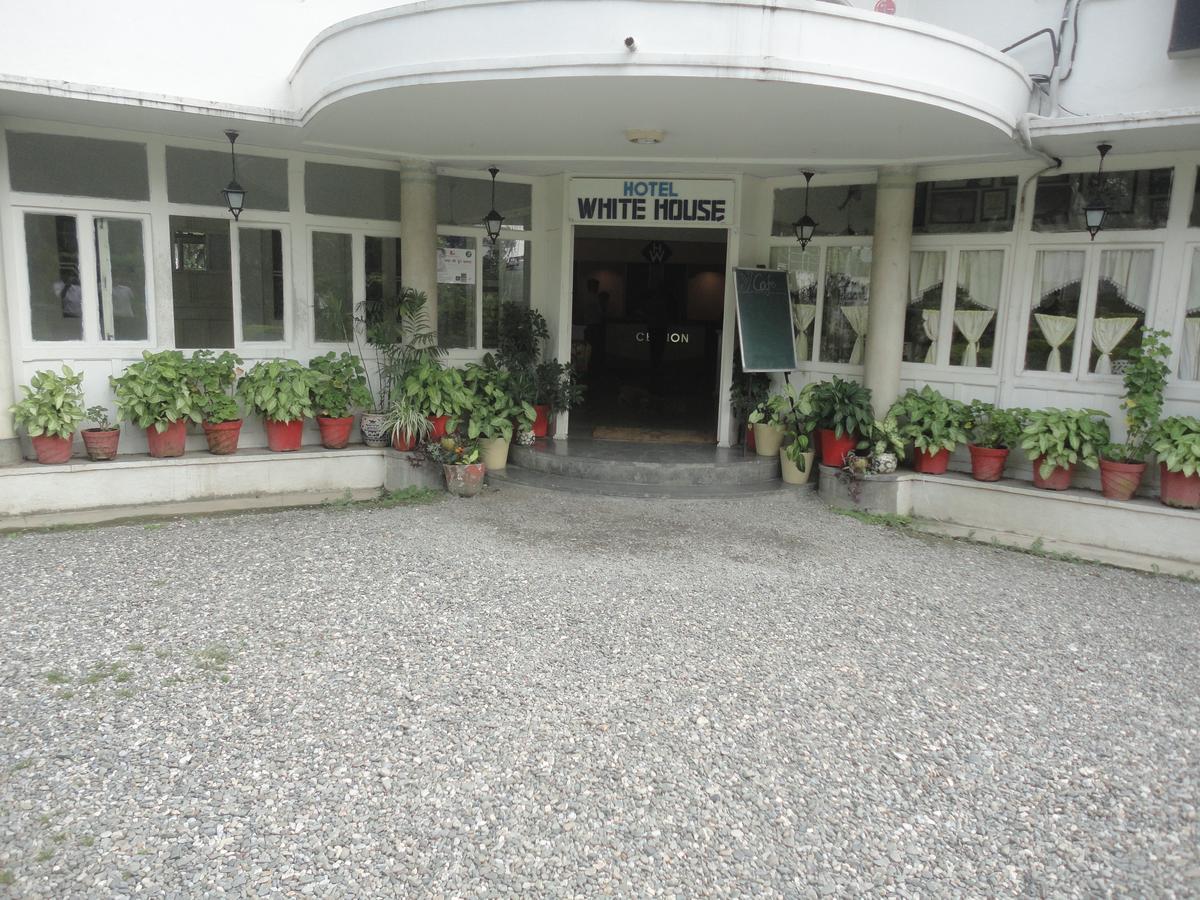 Hotel White House Dehradun Eksteriør billede